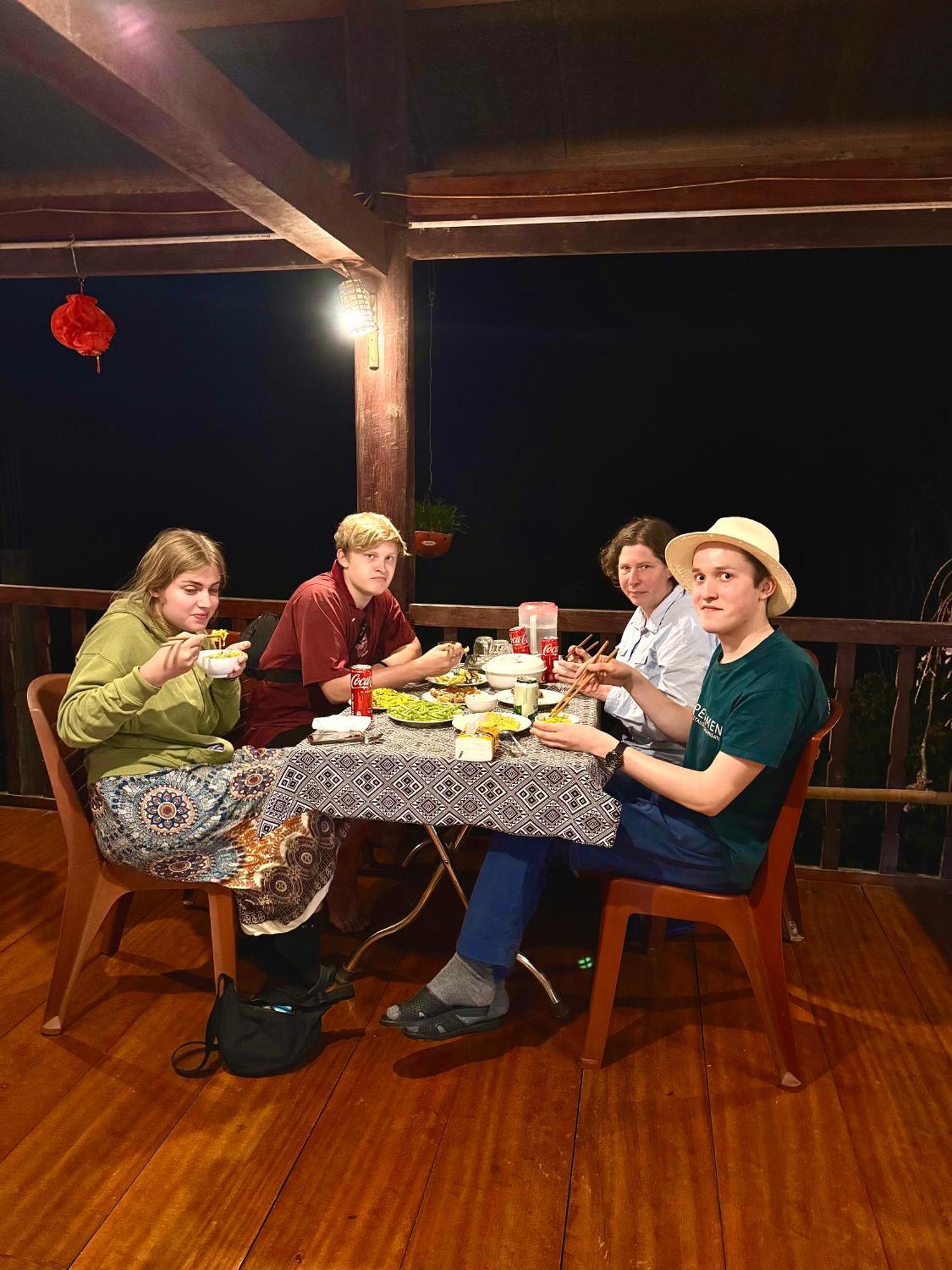 Ba Be Lake-Huyen Hao Homestay Eksteriør billede